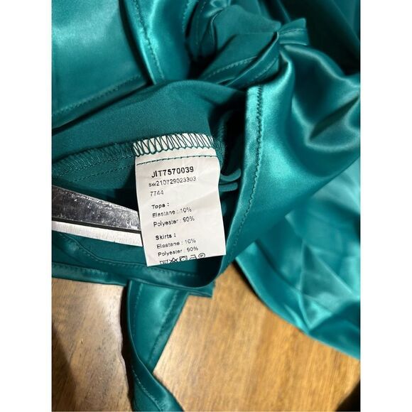 Emerald Green Tie Front Crop Top Skirt Set 2XL - Picture 3 of 14